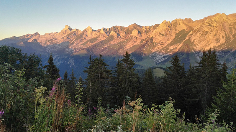 Chaîne des Aravis depuis Le Danay - Photo © Thierry Milherou